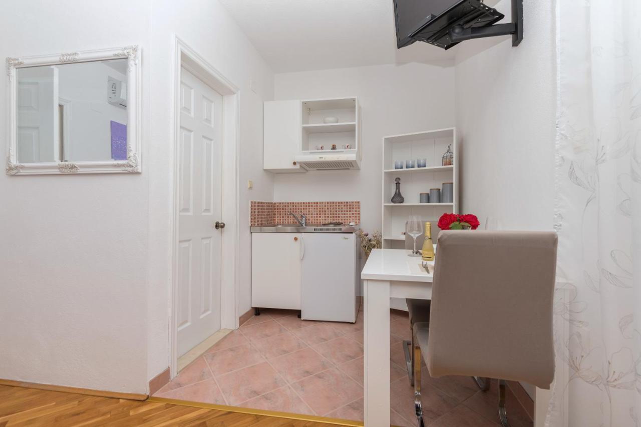 Skiljini Dvori - Studio-Apartman 1 马卡尔斯卡 外观 照片