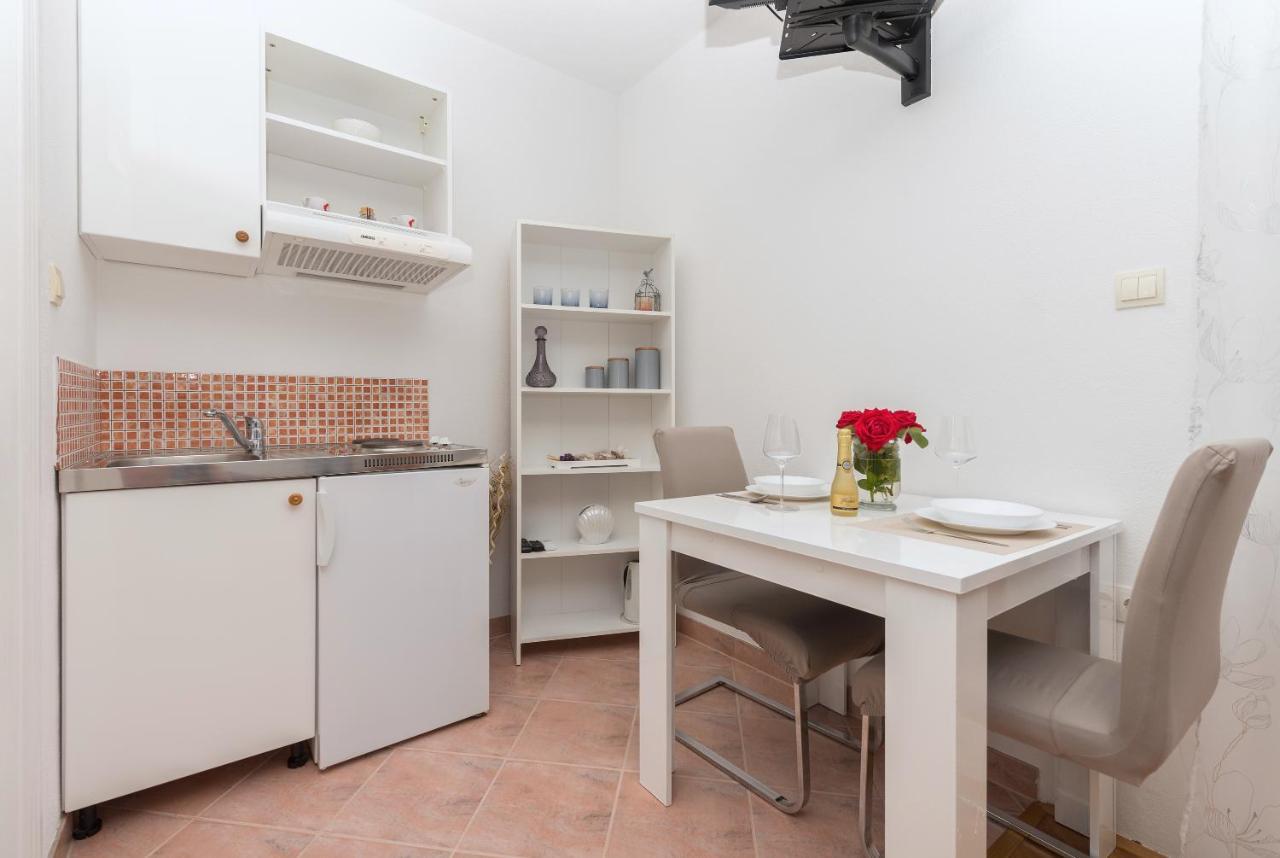 Skiljini Dvori - Studio-Apartman 1 马卡尔斯卡 外观 照片