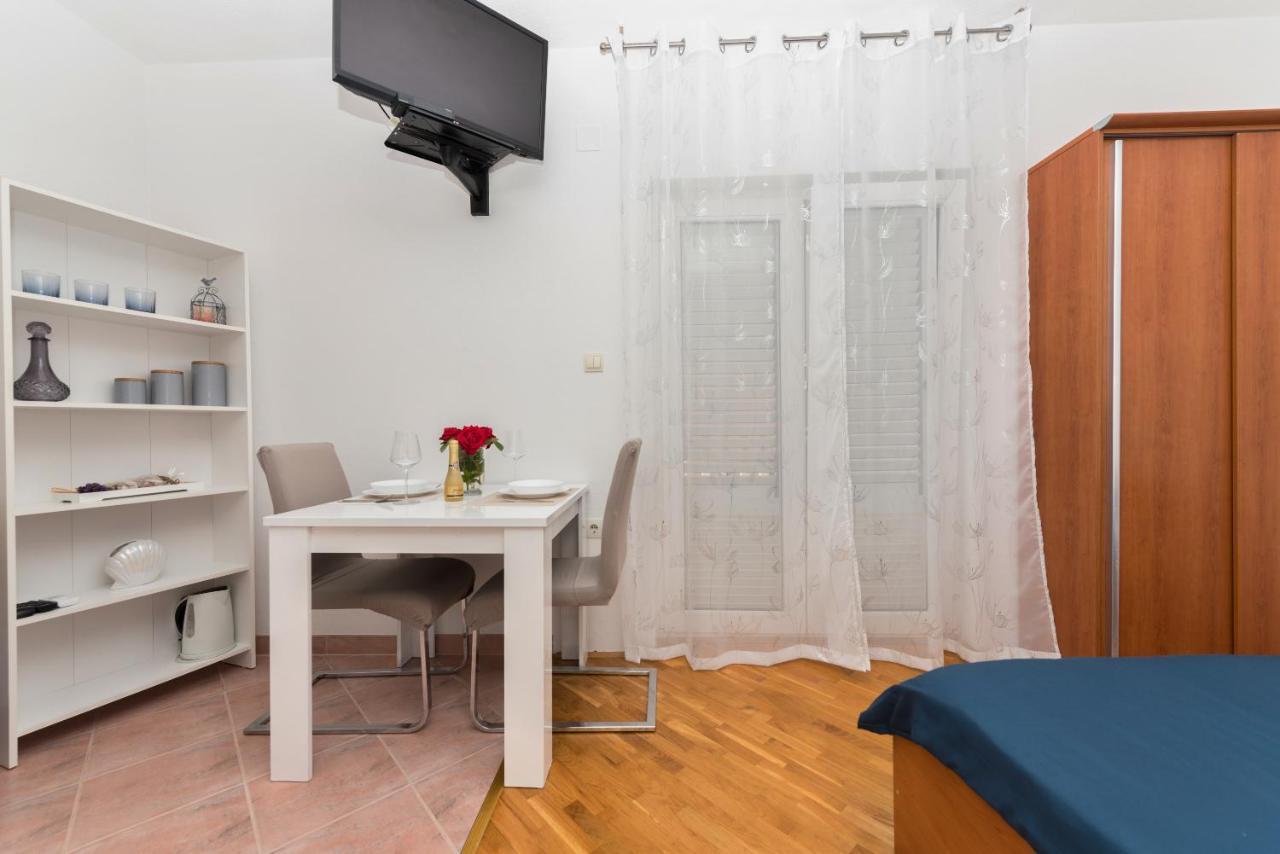 Skiljini Dvori - Studio-Apartman 1 马卡尔斯卡 外观 照片